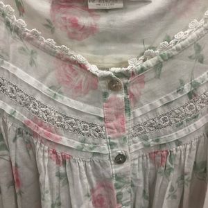 Eileen West Floral Nightgown Size Large